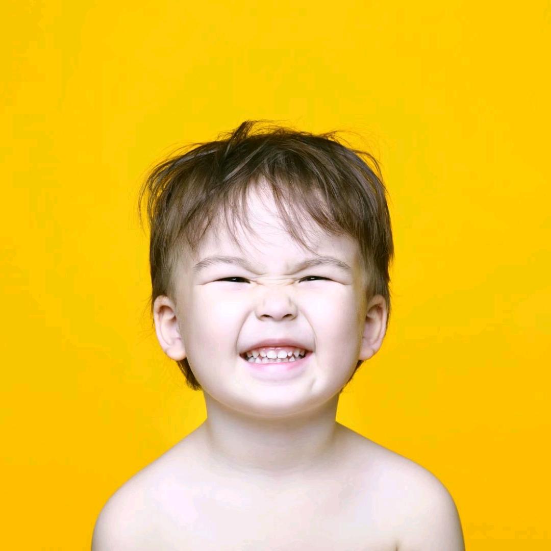 平江县纸飞机儿童摄影