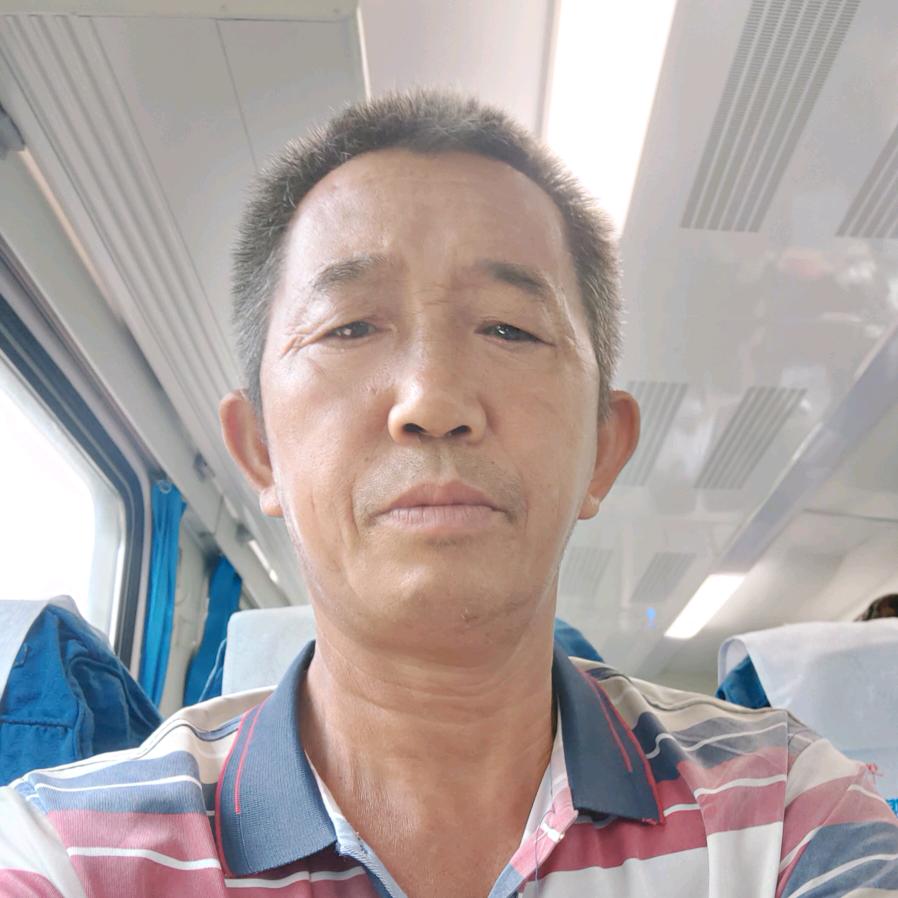 郑训军，