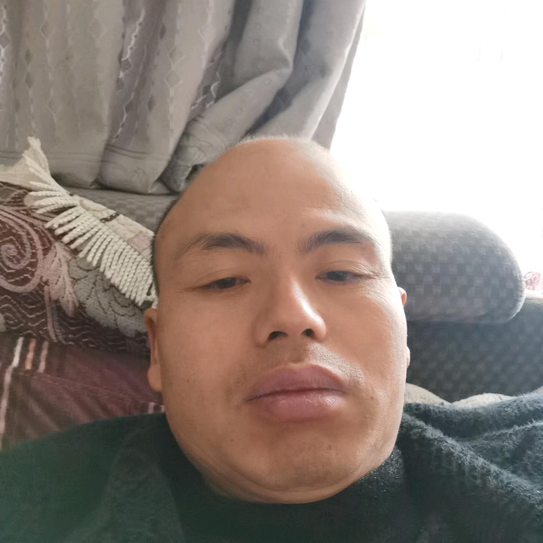 坚强的打工人，单身，85年的，想找一个