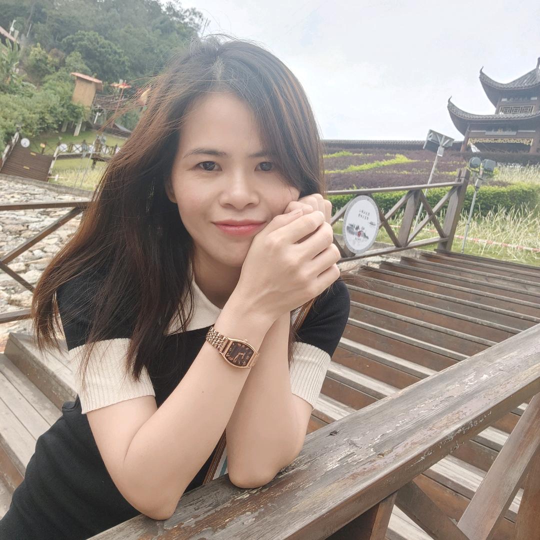小何
