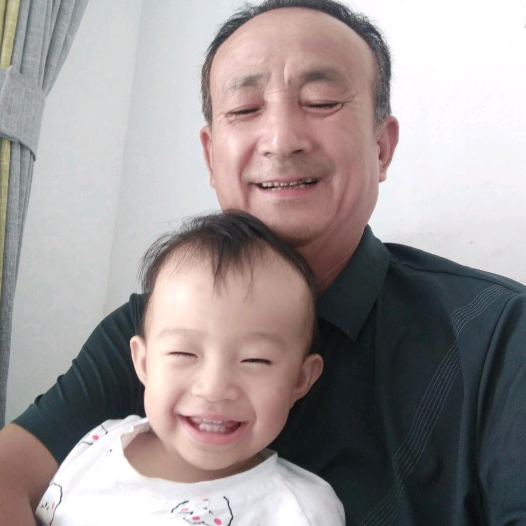 大美董湾、王哥。