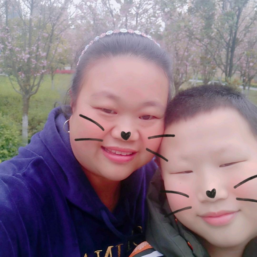 米雪儿(｡˘•ε•˘｡)