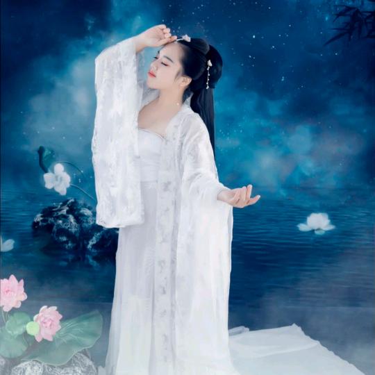 人见人爱的小可爱