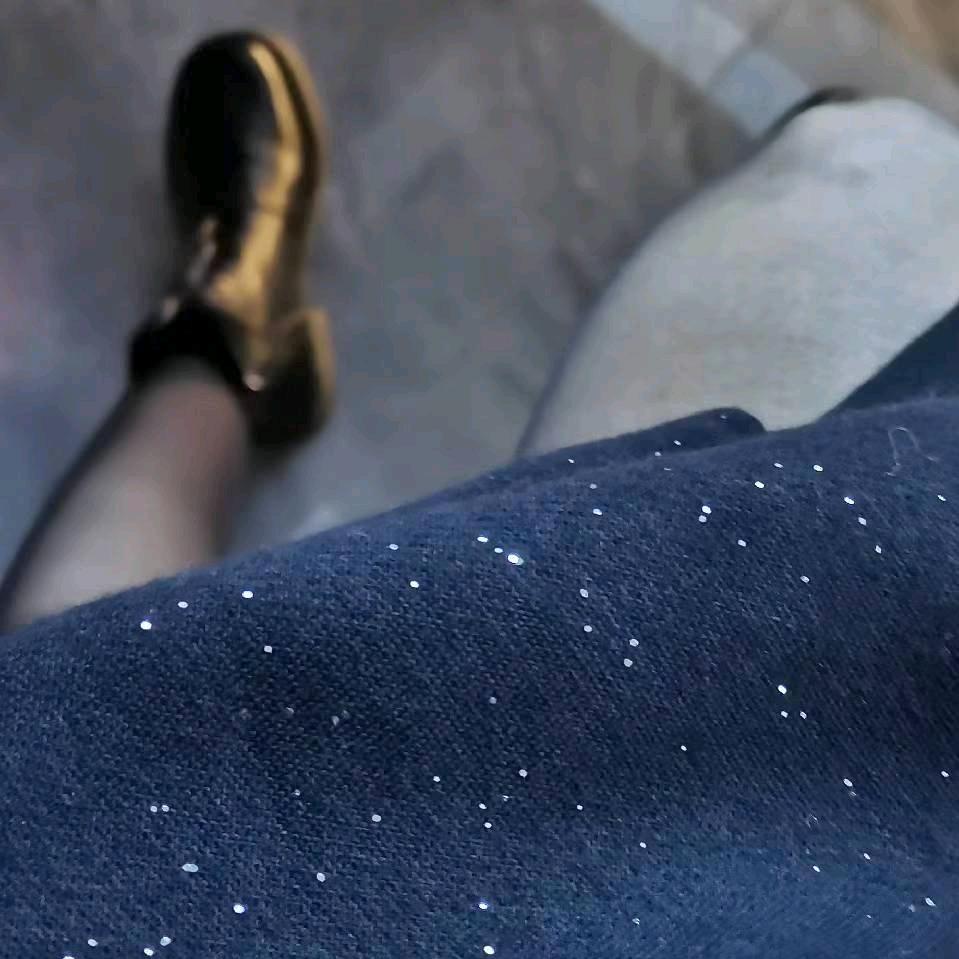 卖卫衣布的小姐姐