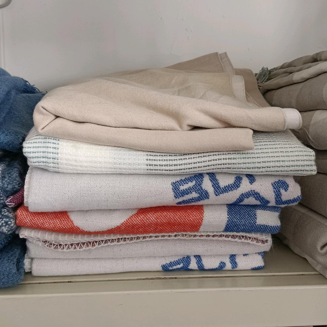 宇体若高品外贸尾单服装店个体店