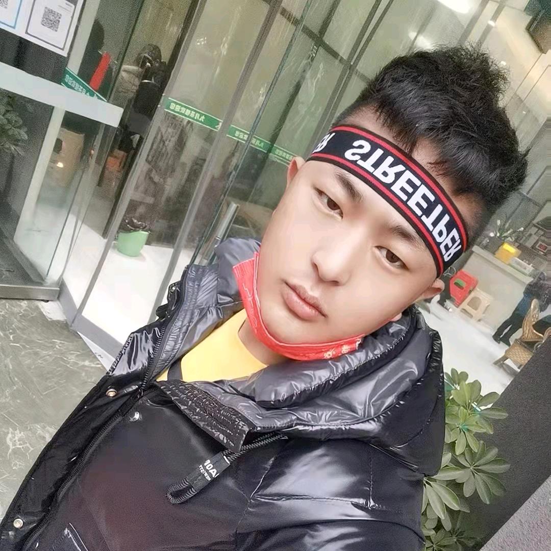 小伍😇😇😇