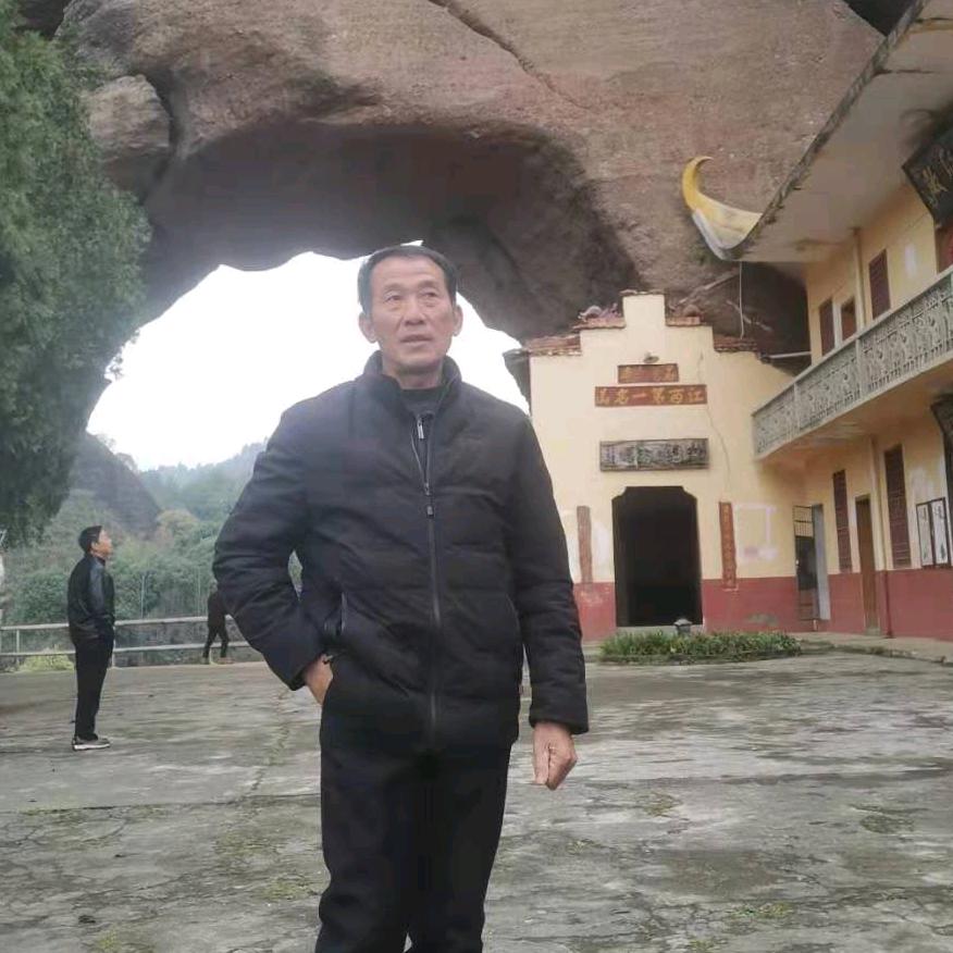 左保芳头像