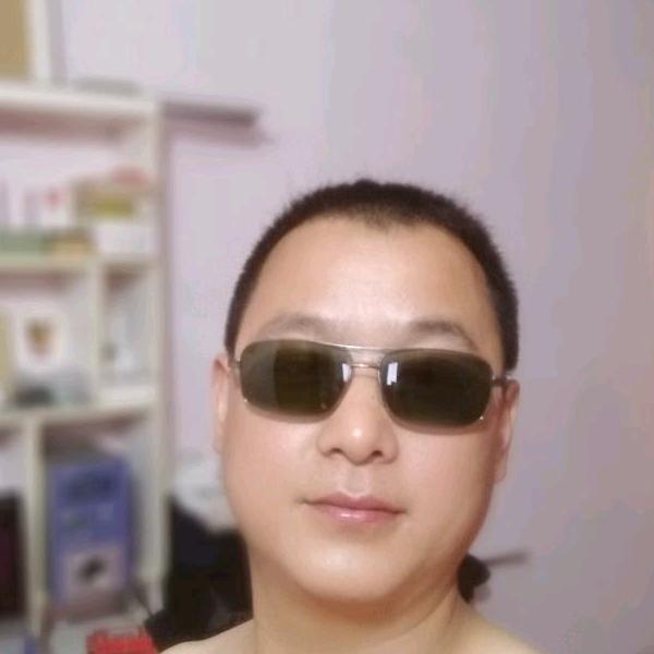 卷闸门华哥的幸福小生活