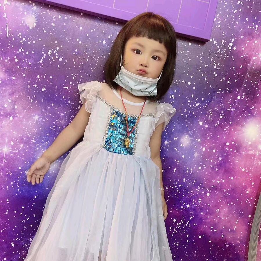 爱跳舞的小姑娘