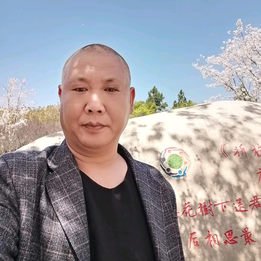 漆黑的夜，孤独的我
