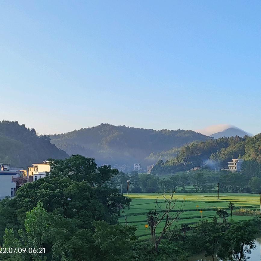 光而不耀，静水流深。