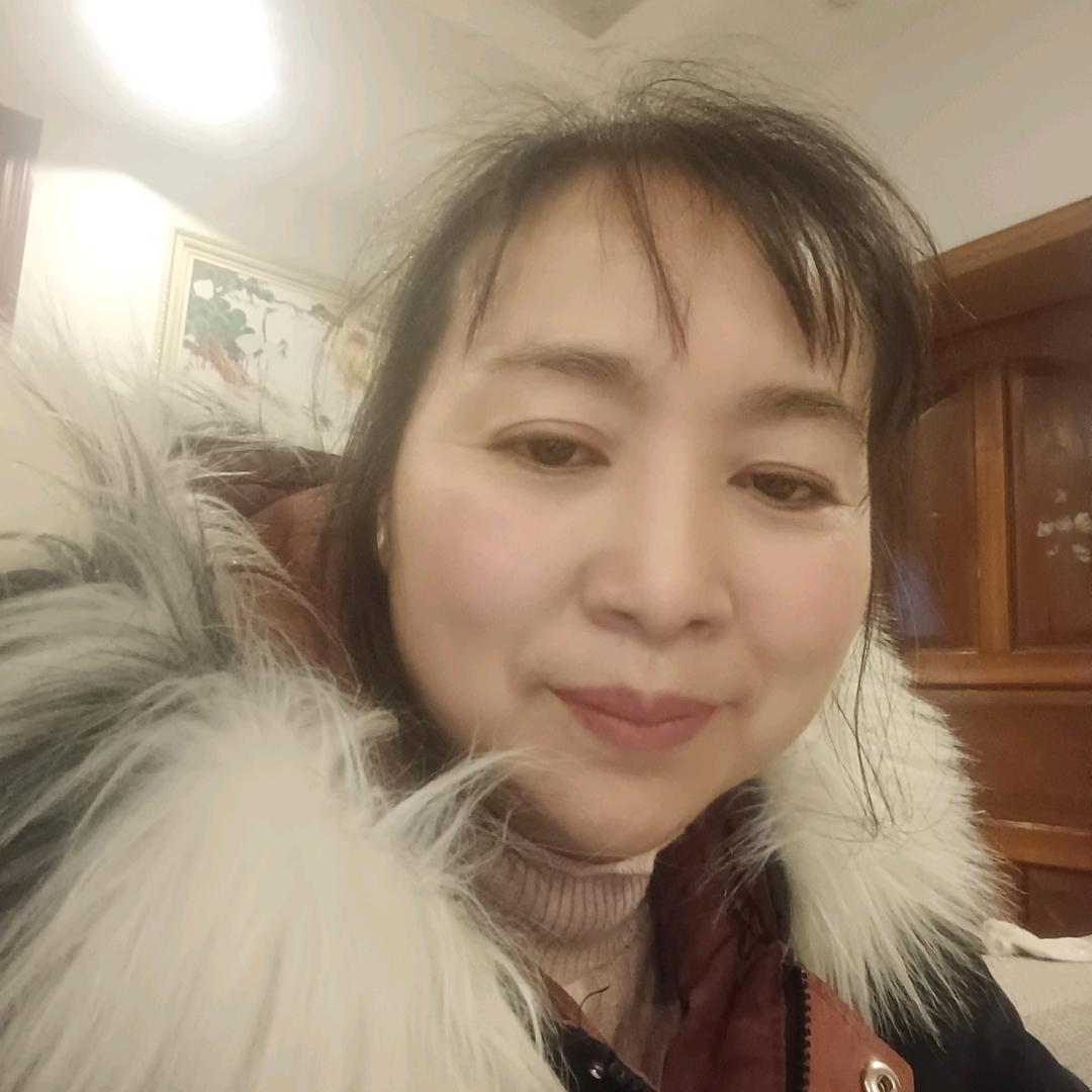 罗育琼