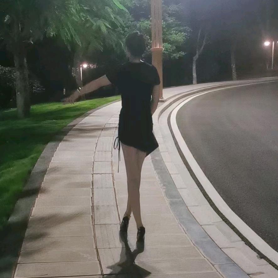 为谁回眸