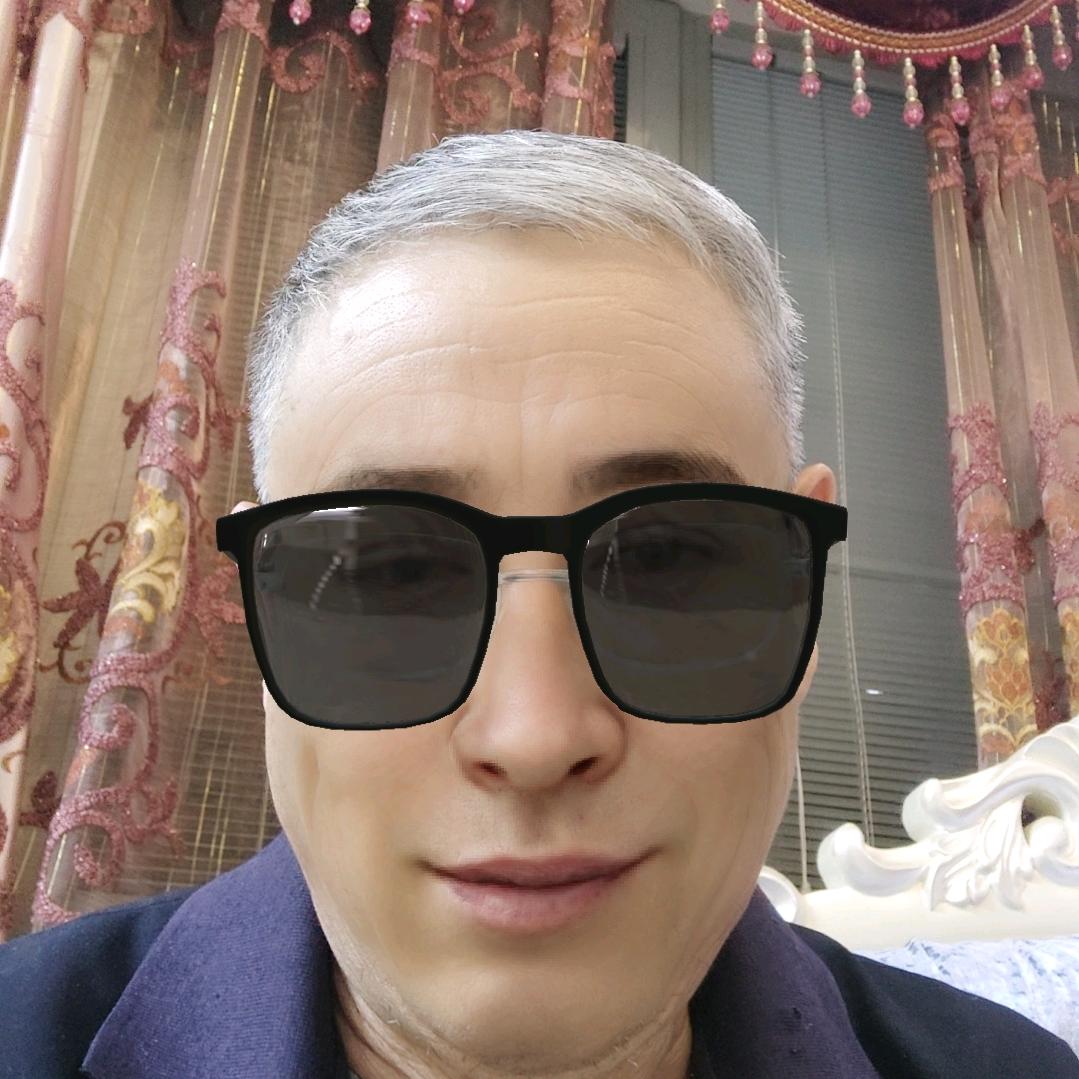 幽默的坏老头。