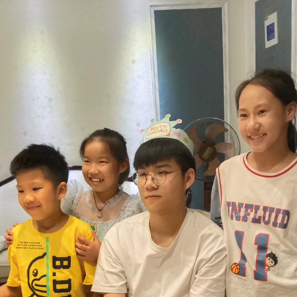 爱拍抖音的奶奶