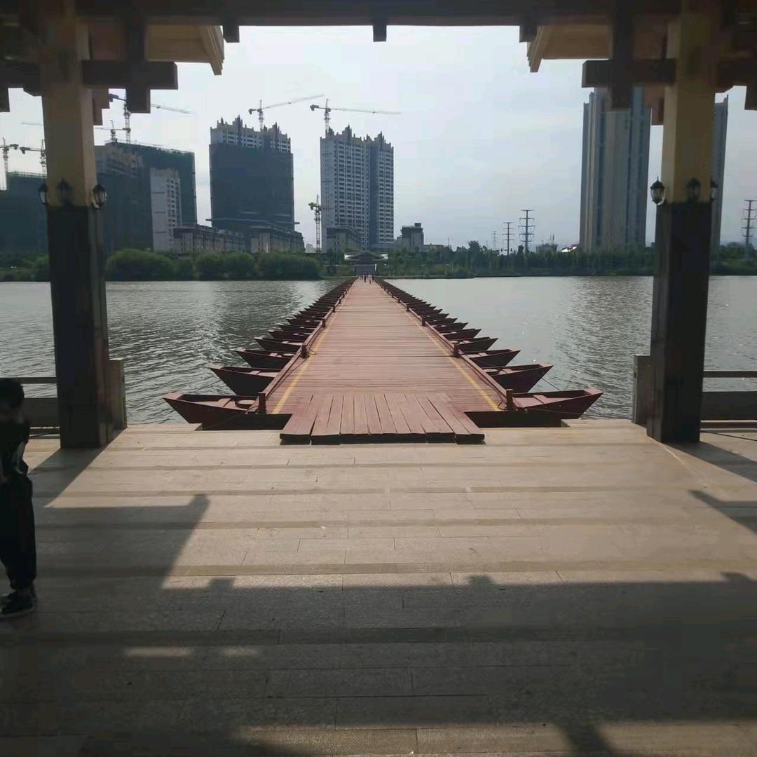 巜心为谁而痛》