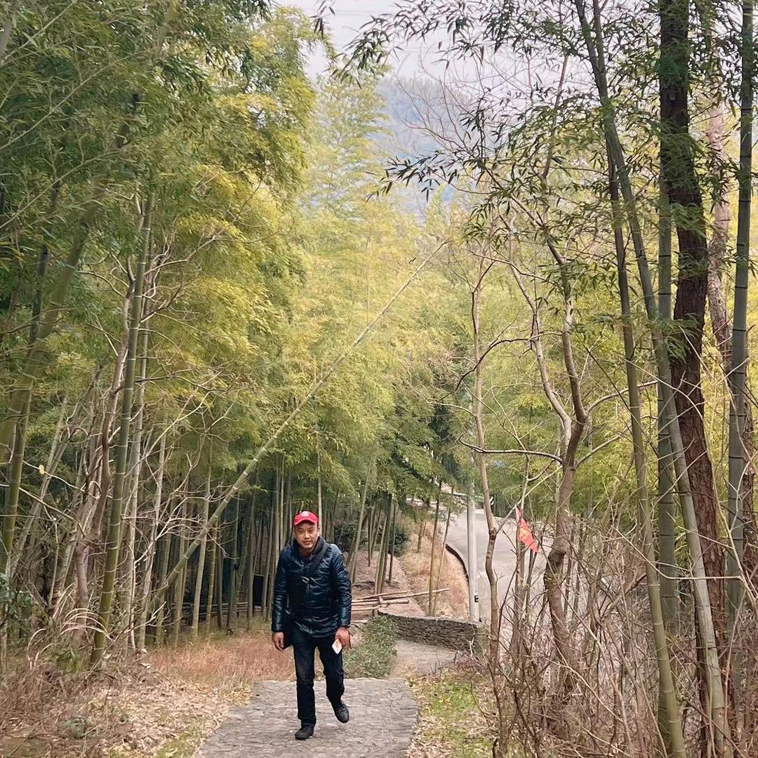 周大宝长途客车站