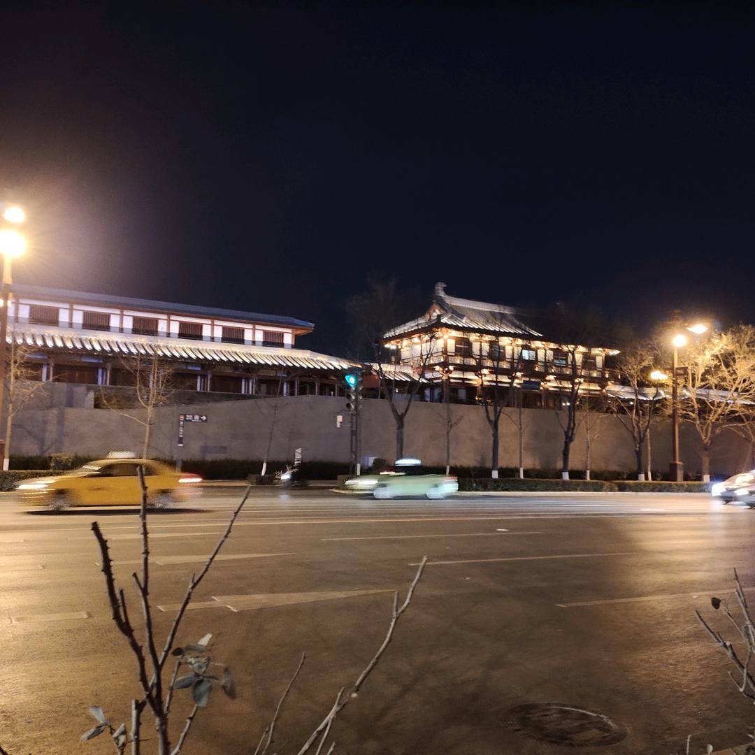 东    哥