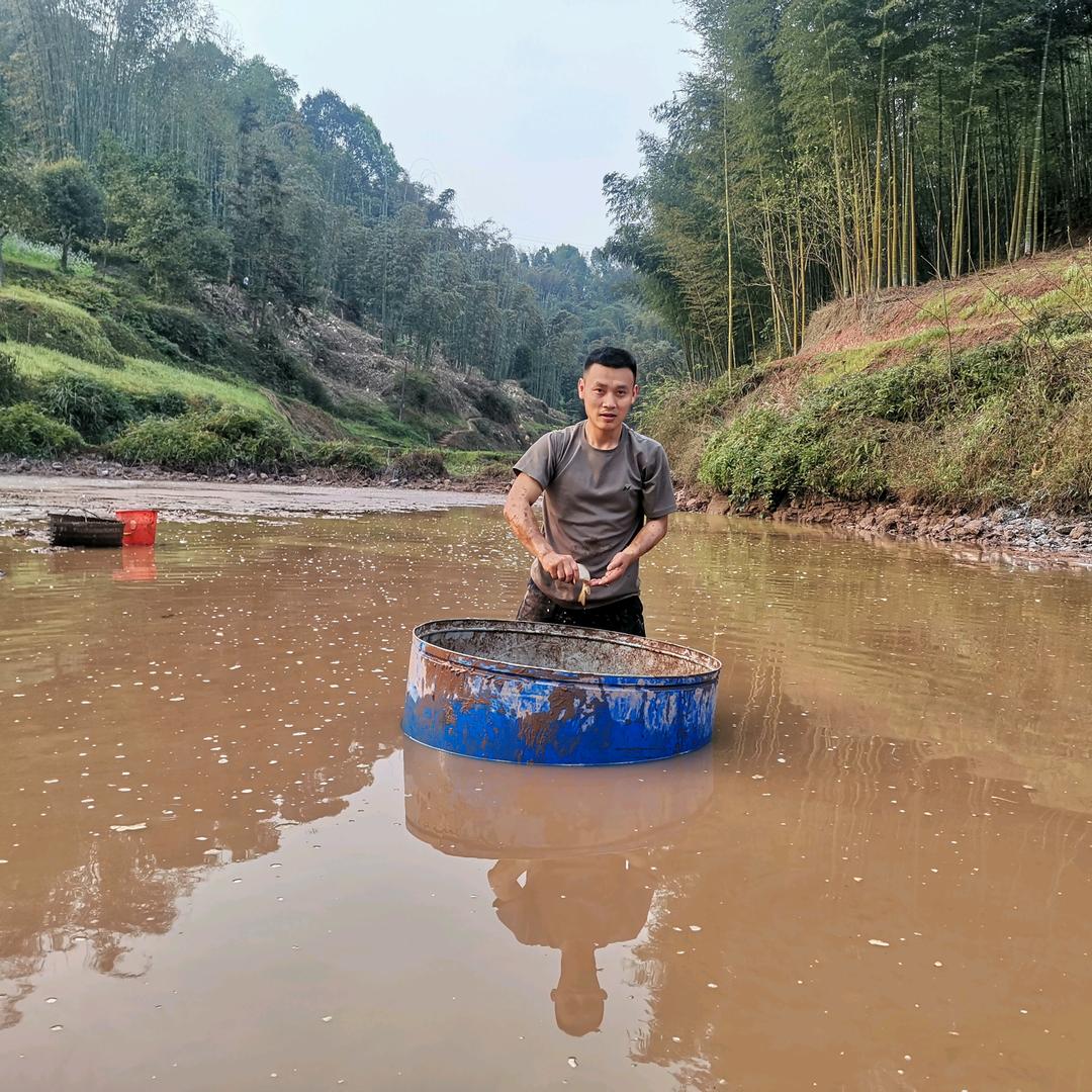 大石镇互助村刘维成