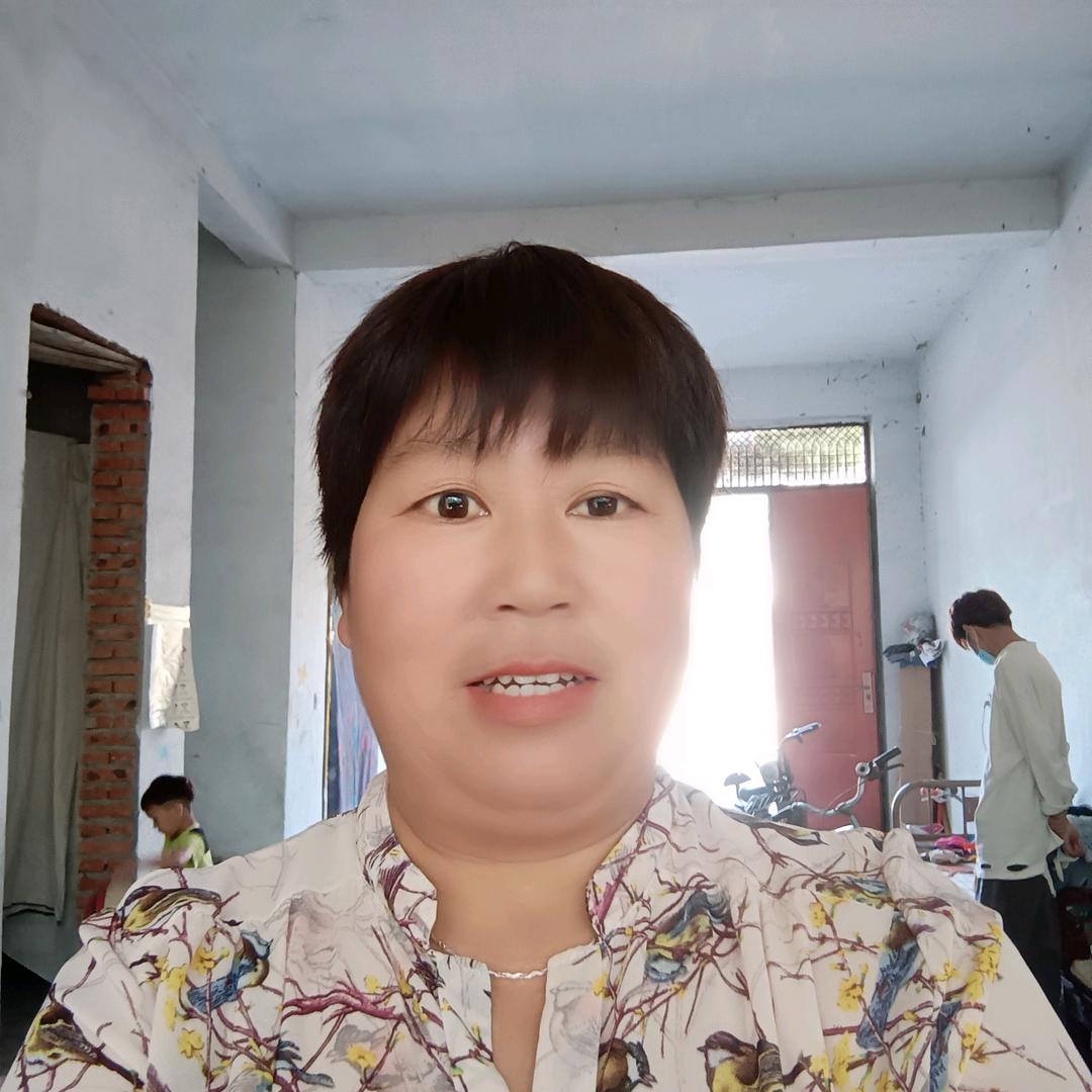 巩素真