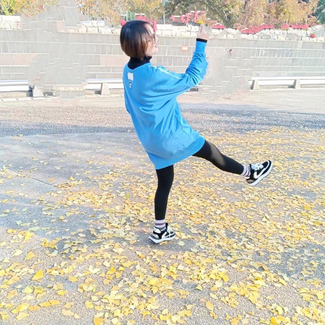 漆漆霞