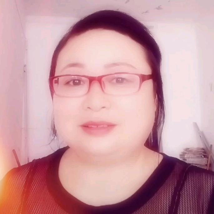 开心的女孩