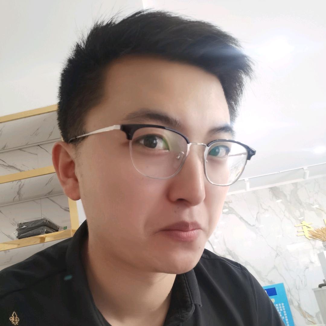 周鹏爱内饰