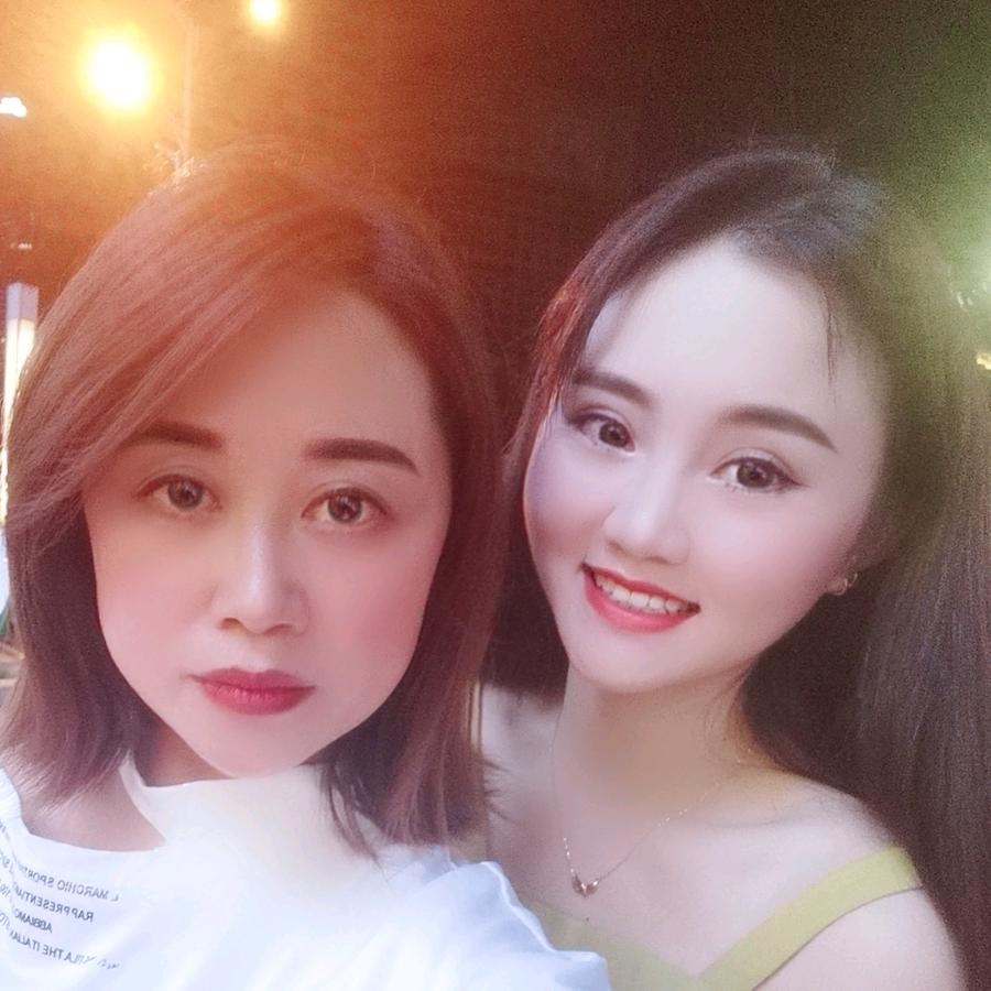 贵阳二小姐，丽姐服装店