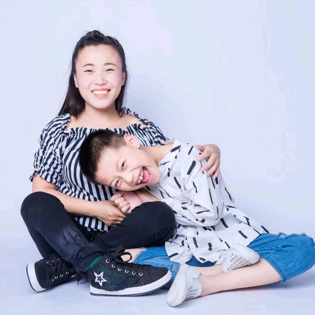 丽丽 相亲相爱一家人