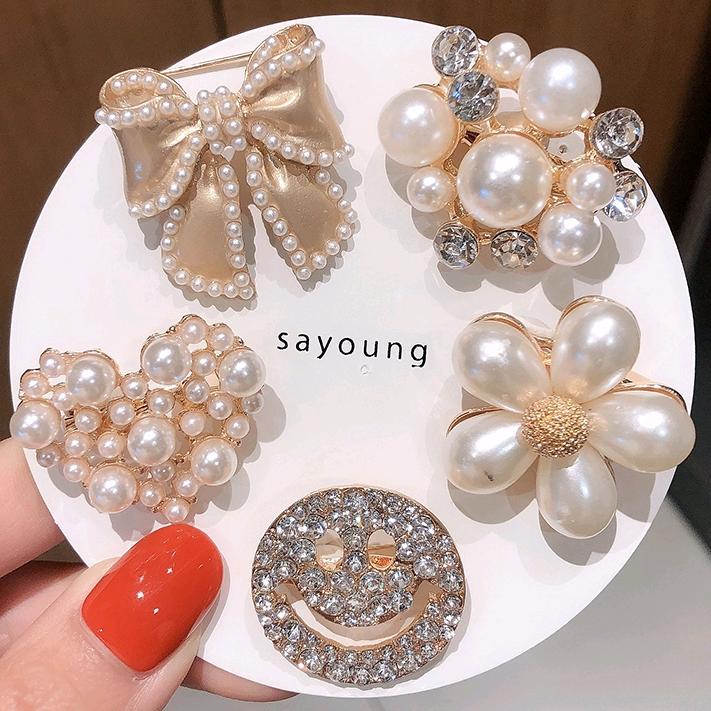 朵维纳义乌市怀彬日用百货有限公司饰品专卖店