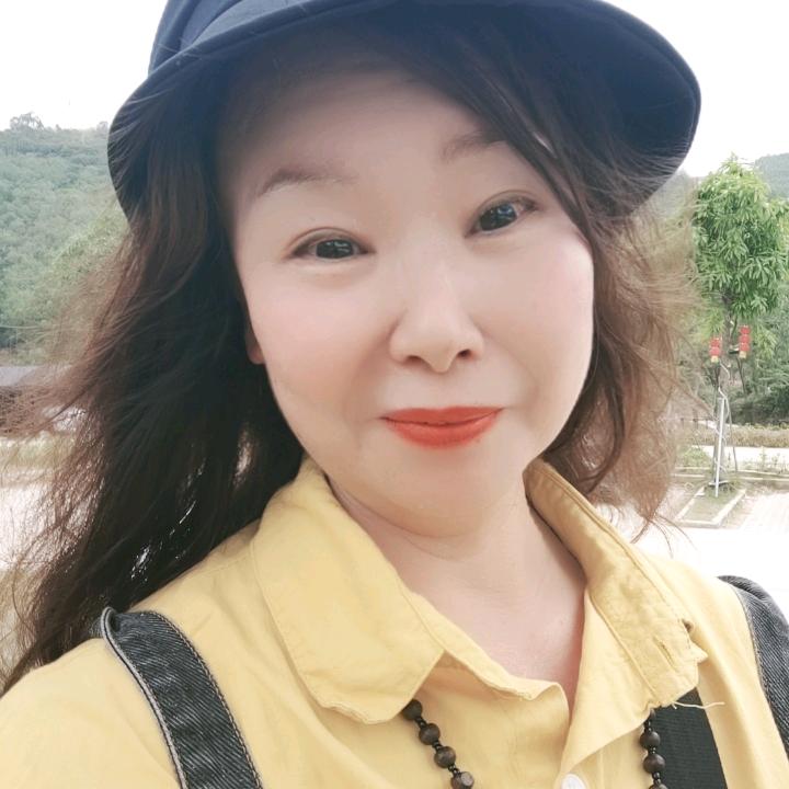 燕妮：橱窗营业中