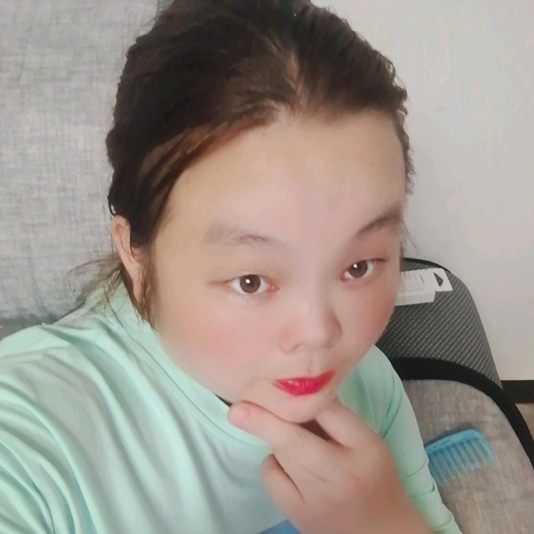 《快乐小姐姐》