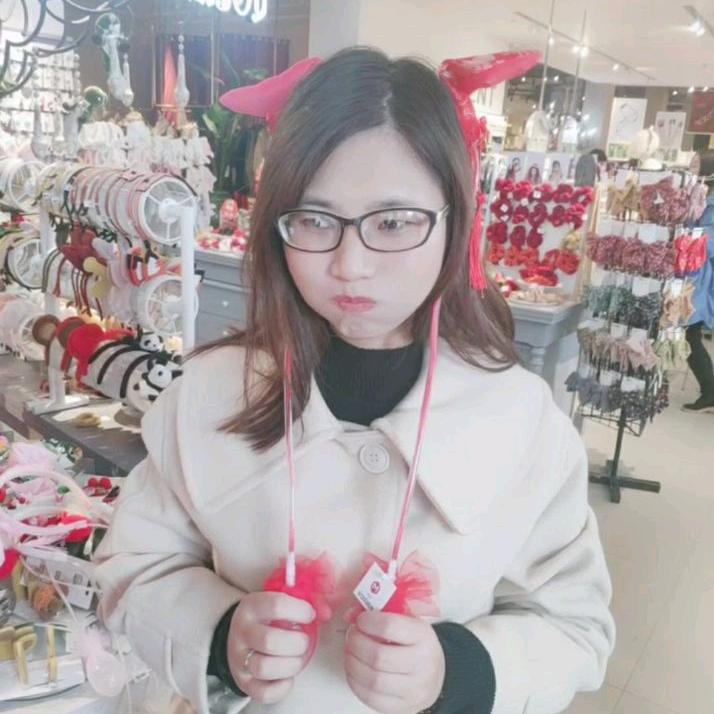 爱吃甜品的公乘千山