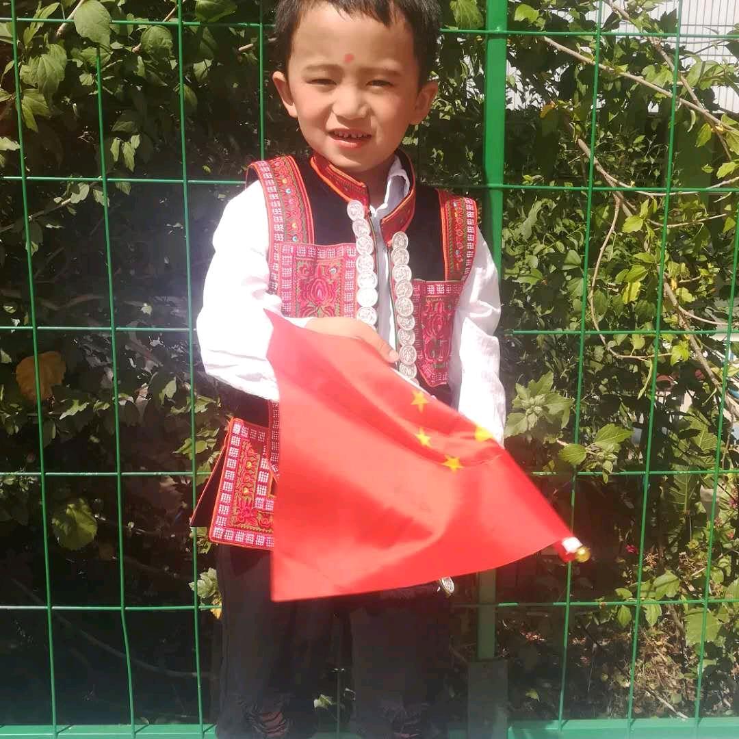 眼泪流出了，我的脆弱‘’