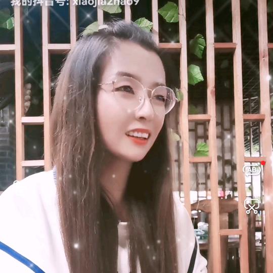 小佳🌹（服装后道临时工）