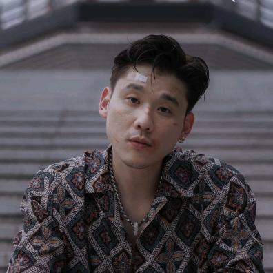 志明拍乌蝇