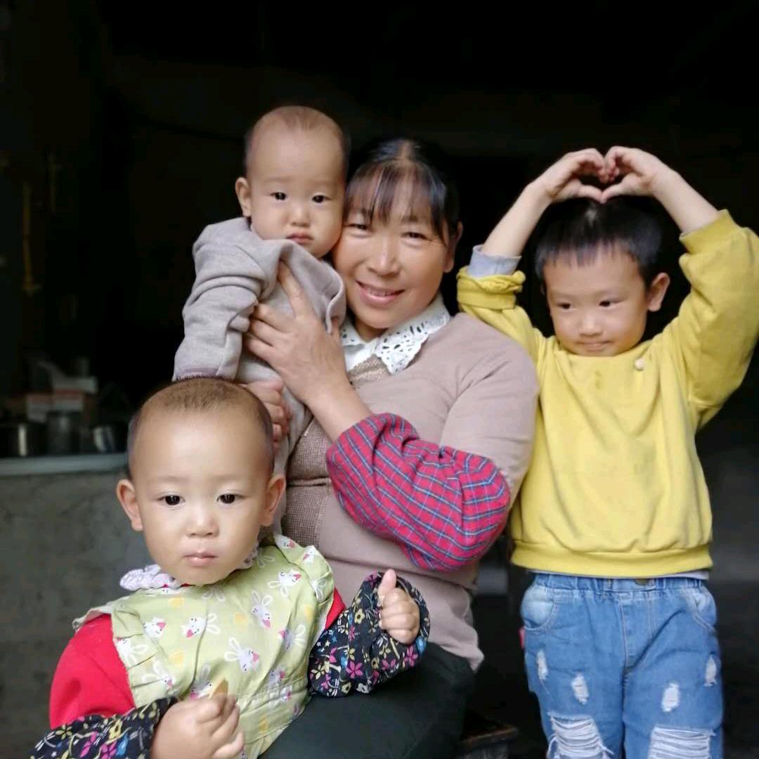 三个孙子的奶奶