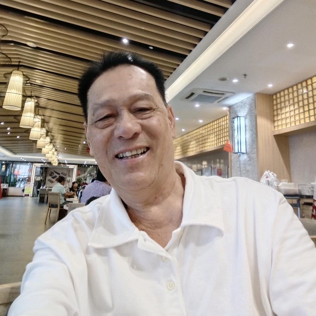 阿宝，开心就好，自娱