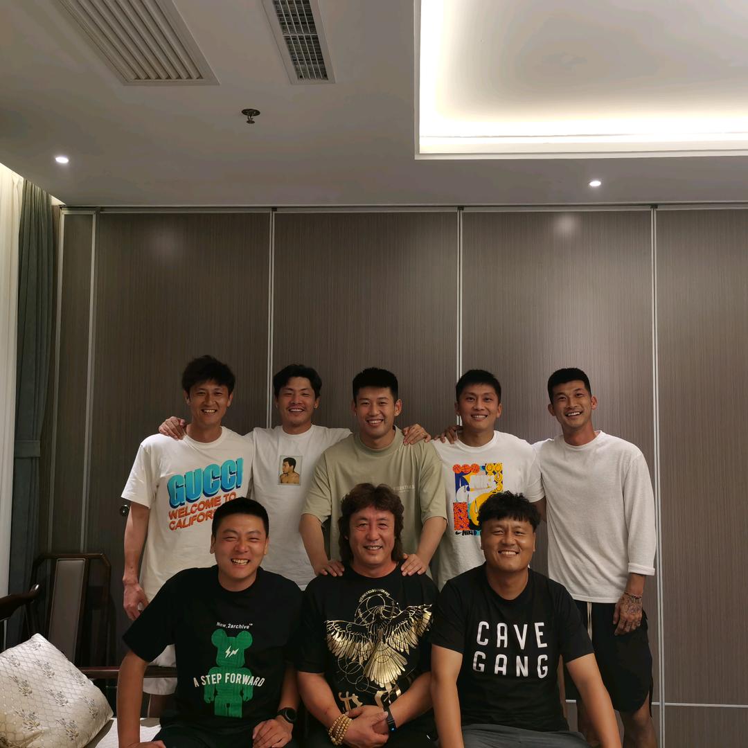 东北路小学守门员教练-徐健
