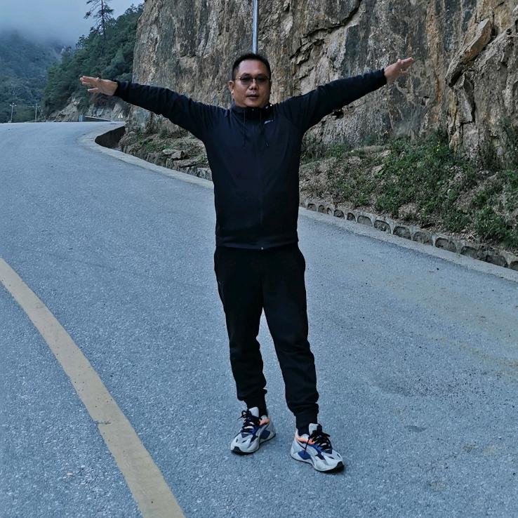 '.寻..找...白…云;