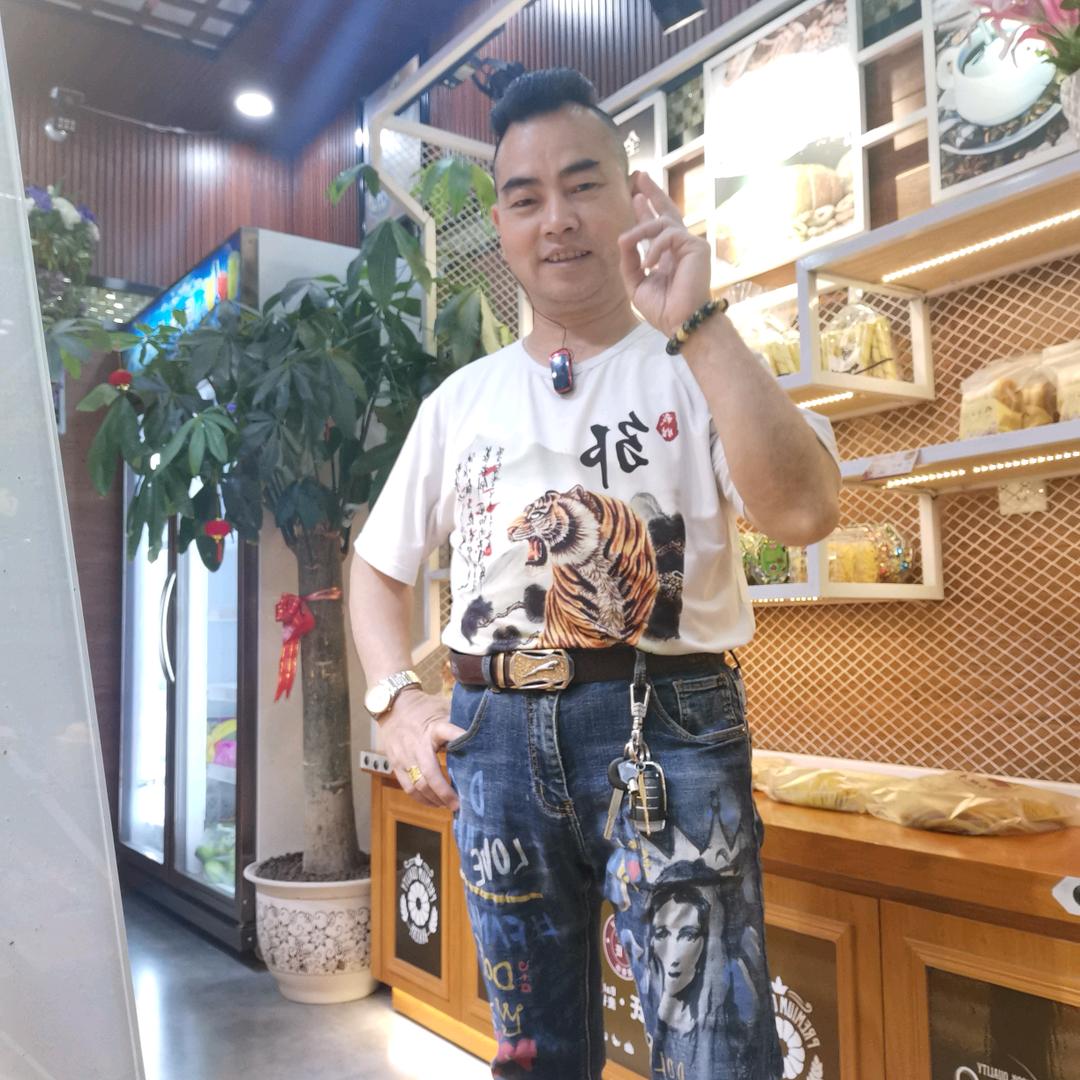 麦香坊，邬建华