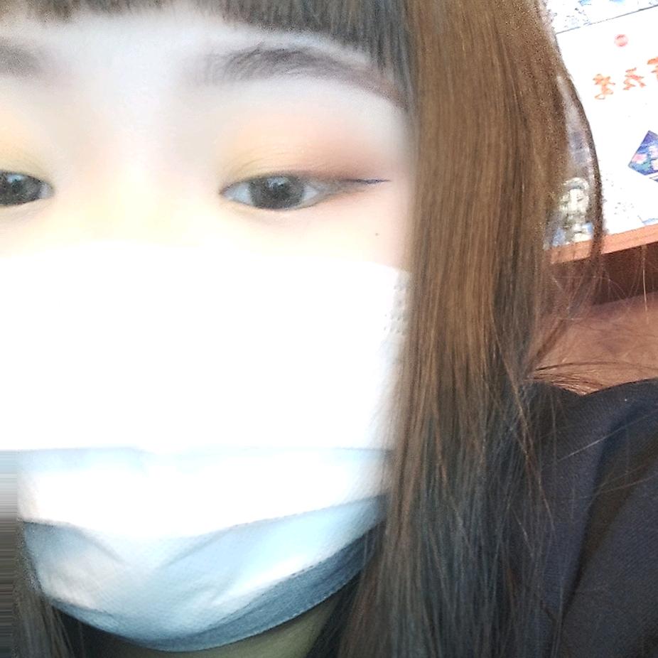 格格不吃香菜℡