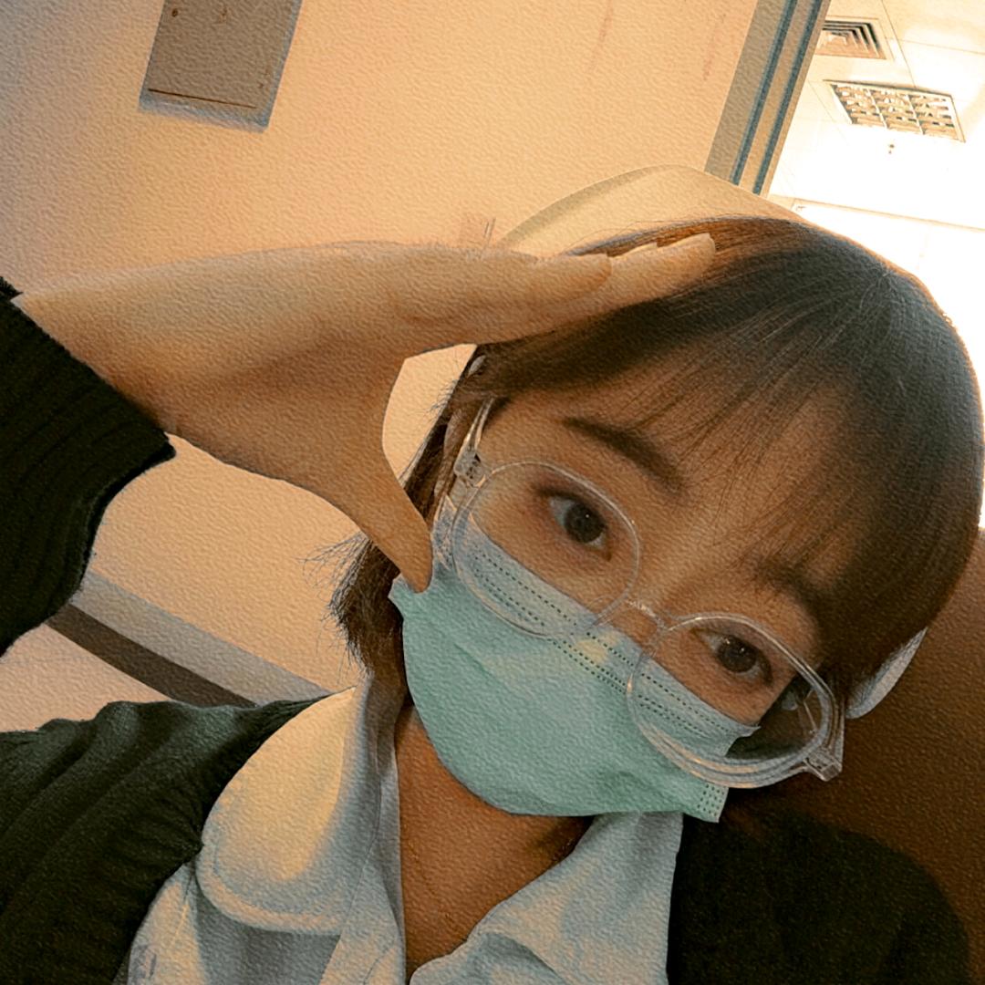李能能💞