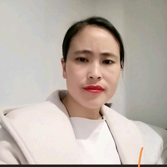 荣荣，一个人在外面漂泊