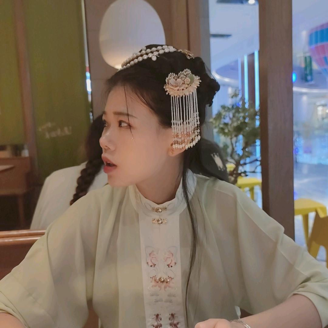 头发挺多的负婆