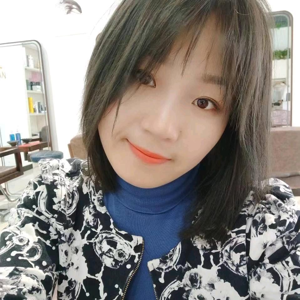 嘴角上扬❤ ❤