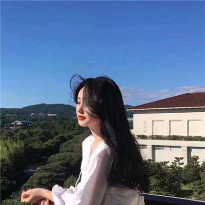 巧笑倩兮.