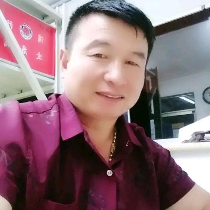 善良大哥欢迎歌手上麦唱歌