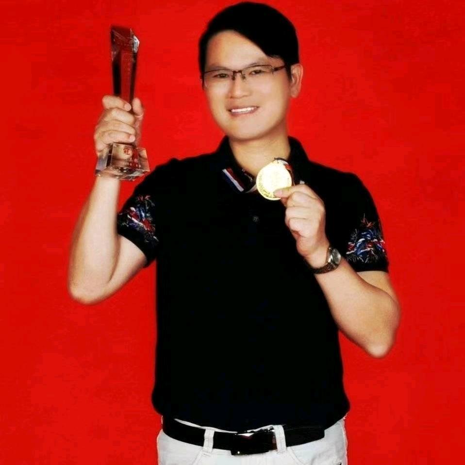 桂林 .何阿牛