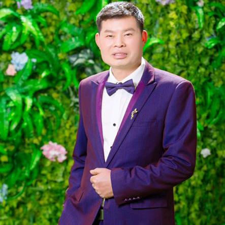 兴安湘漓白塘罗马柱。袁姥